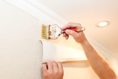 Pose de papier peint à Charron — revêtements muraux et toiles de verre